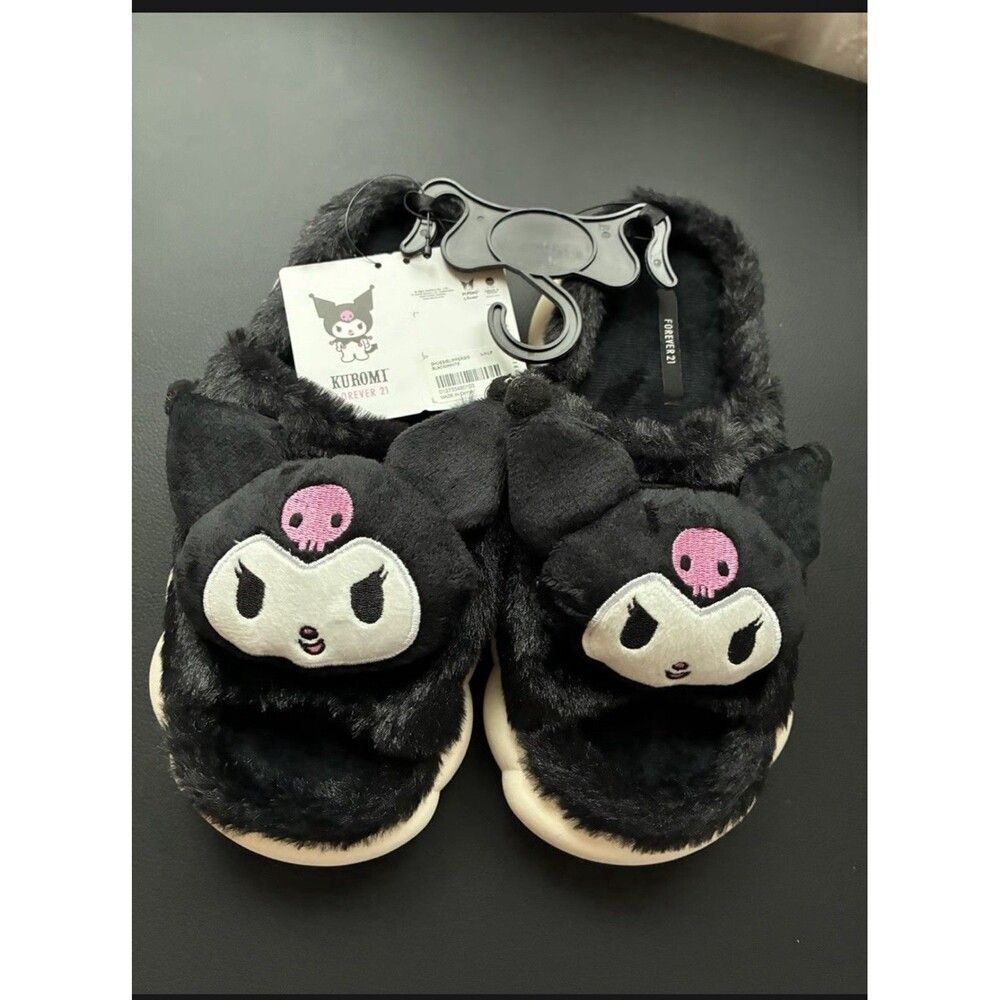 Forever 21 X Hello Kitty & Friends Plush House Slippers M